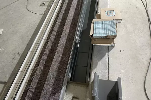 Überlaufrinne Nichtschwimmerbecken, Stadt Bad Segeberg (11/ 2024)
