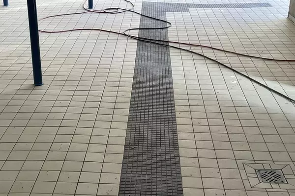 Bodenfliesen Umkleidebereich, Stadt Bad Segeberg (10/ 2024)