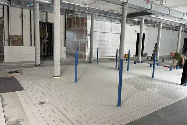Fliesenarbeiten Umkleidebereich, Stadt Bad Segeberg (09/ 2024)