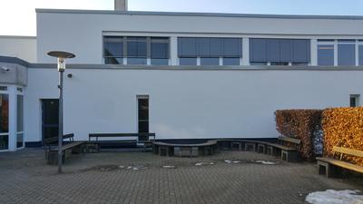 Bild vergrößern: Dahlmannschule Fassade
