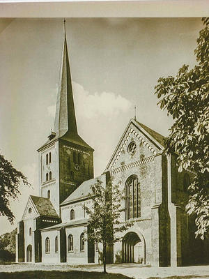 Bild vergrößern: Marienkirche seitlich rechts hist 2014